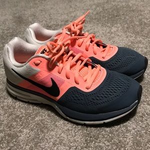 Women’s Nike Pegasus Peach/dark grey